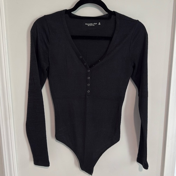 Abercrombie Henley Bodysuit - Picture 1 of 4